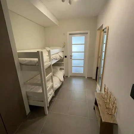 Liv * ميدل كيرك